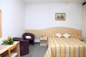 Гостиница Hotel La Rondine  Каваллино